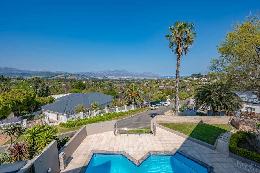 4 Bedroom Property for Sale in La Concorde Western Cape